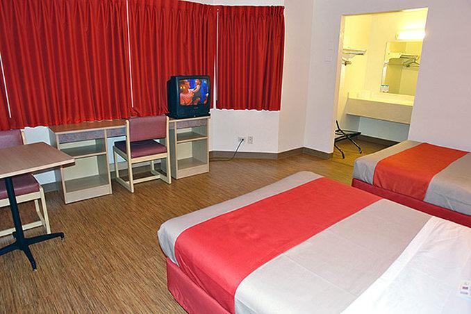 Motel 6 Chicago - Elk Grove Elk Grove Village Εξωτερικό φωτογραφία