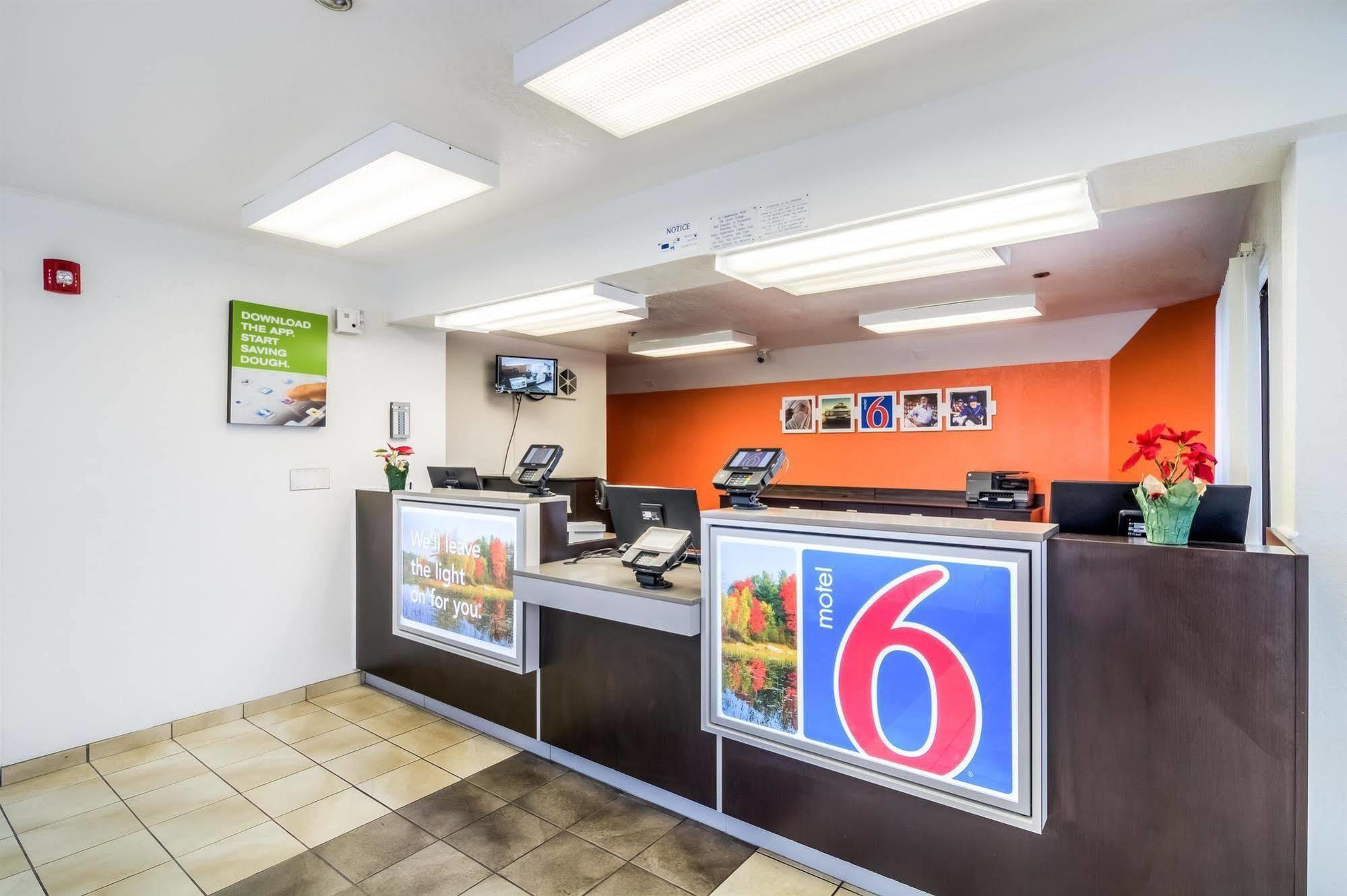 Motel 6 Chicago - Elk Grove Elk Grove Village Εξωτερικό φωτογραφία