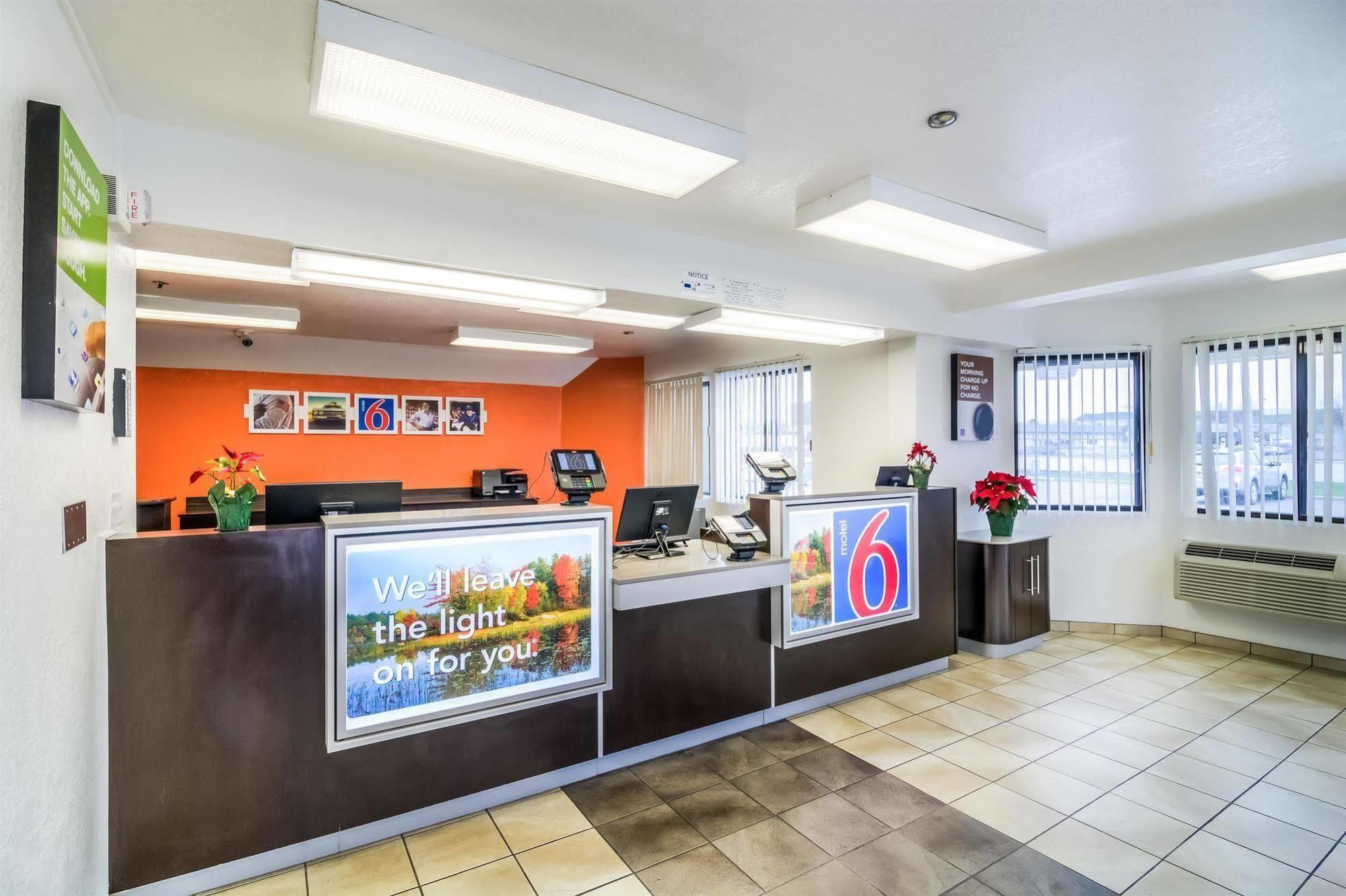 Motel 6 Chicago - Elk Grove Elk Grove Village Εξωτερικό φωτογραφία