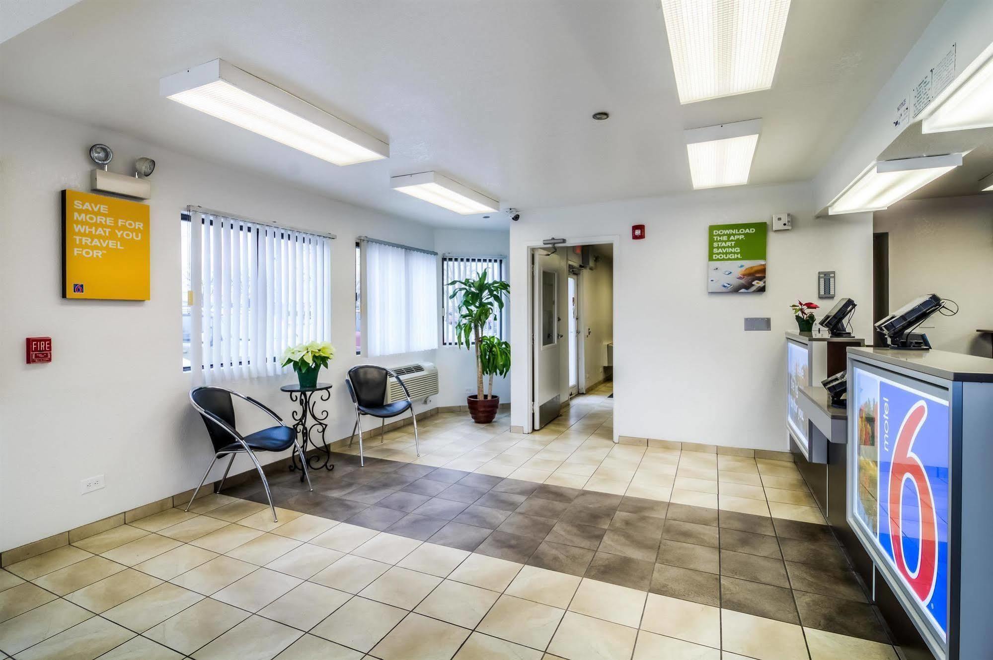 Motel 6 Chicago - Elk Grove Elk Grove Village Εξωτερικό φωτογραφία