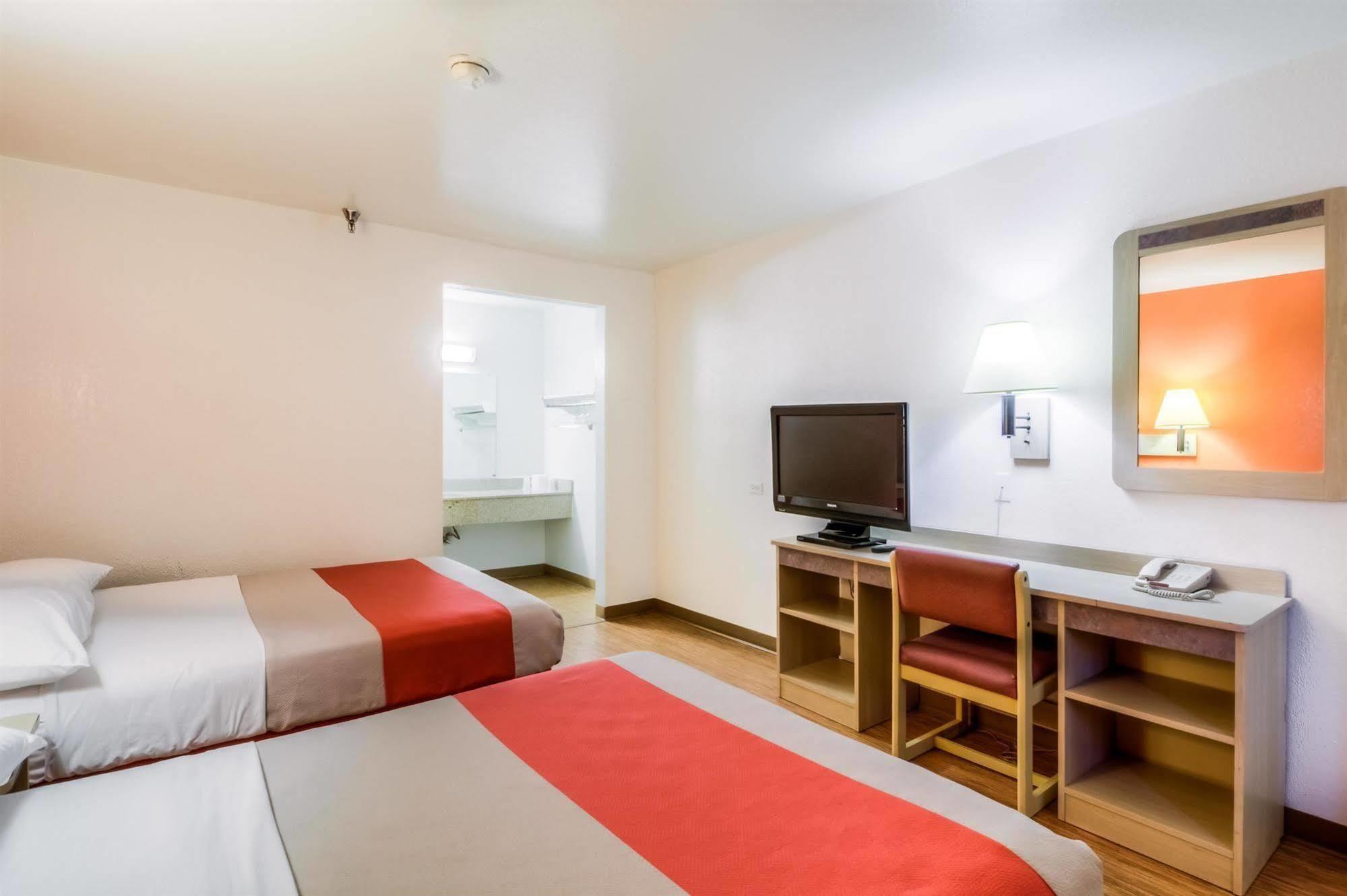 Motel 6 Chicago - Elk Grove Elk Grove Village Εξωτερικό φωτογραφία