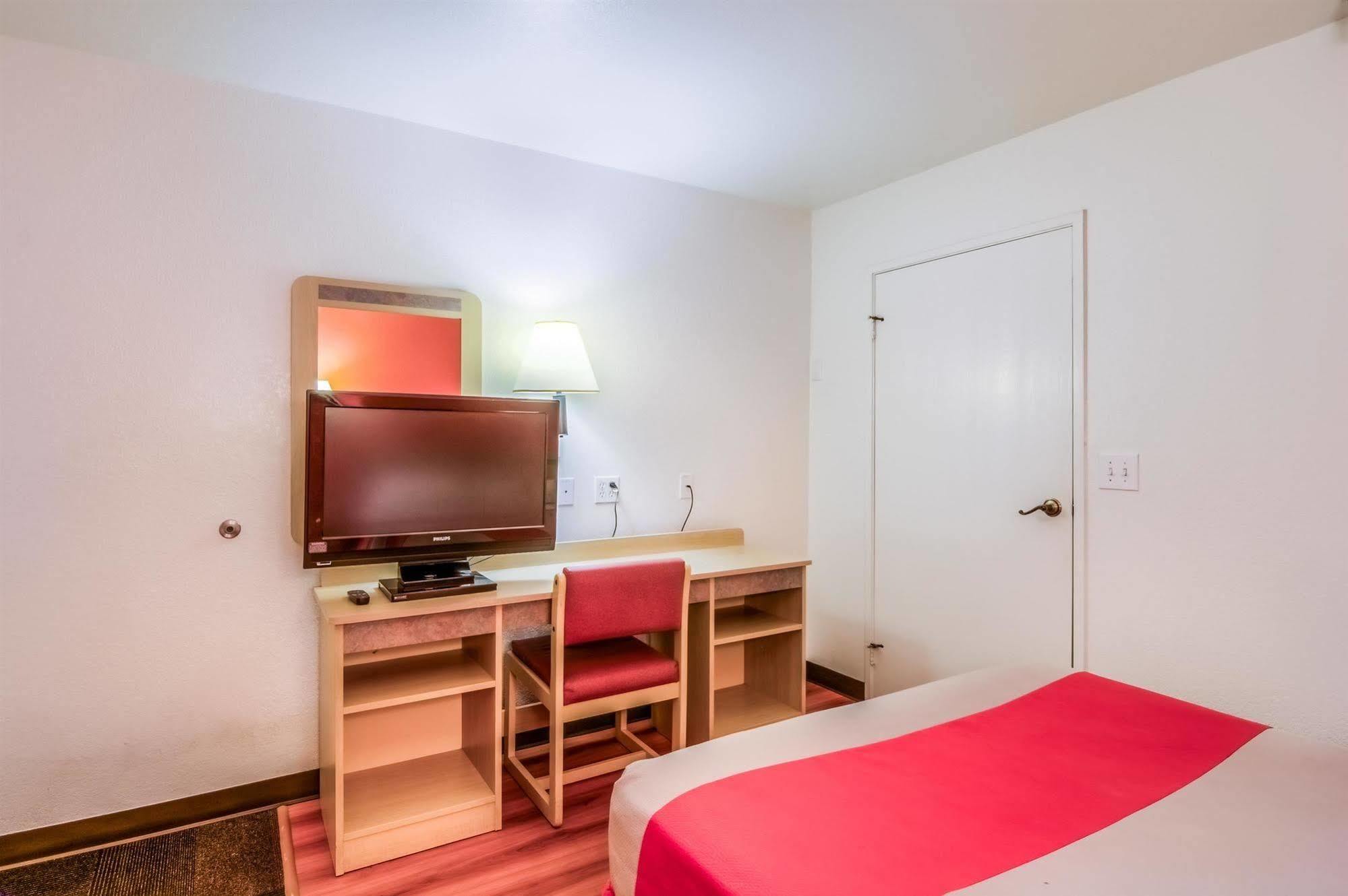 Motel 6 Chicago - Elk Grove Elk Grove Village Εξωτερικό φωτογραφία