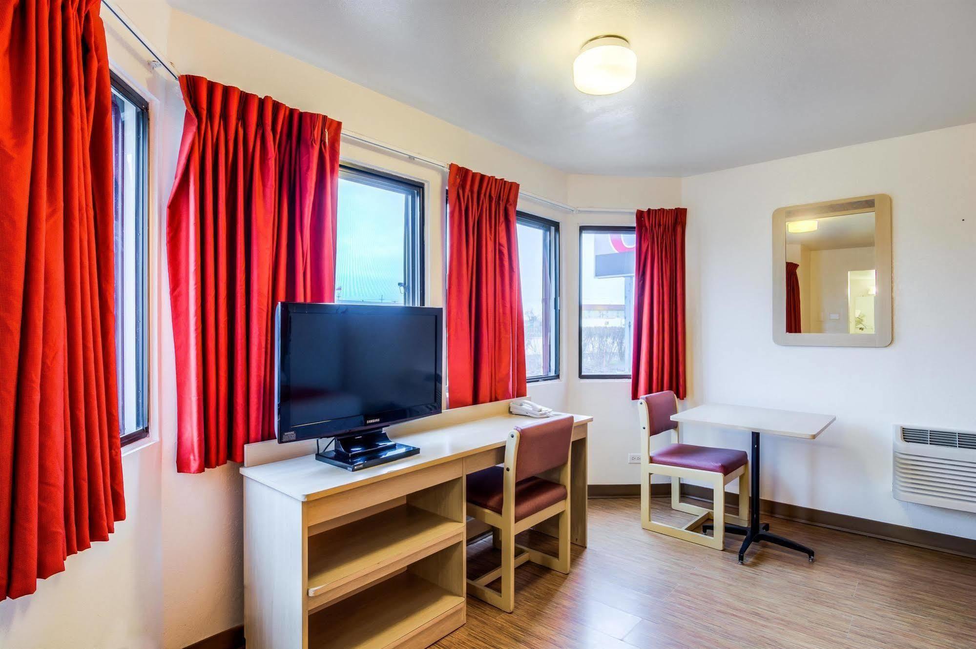 Motel 6 Chicago - Elk Grove Elk Grove Village Εξωτερικό φωτογραφία