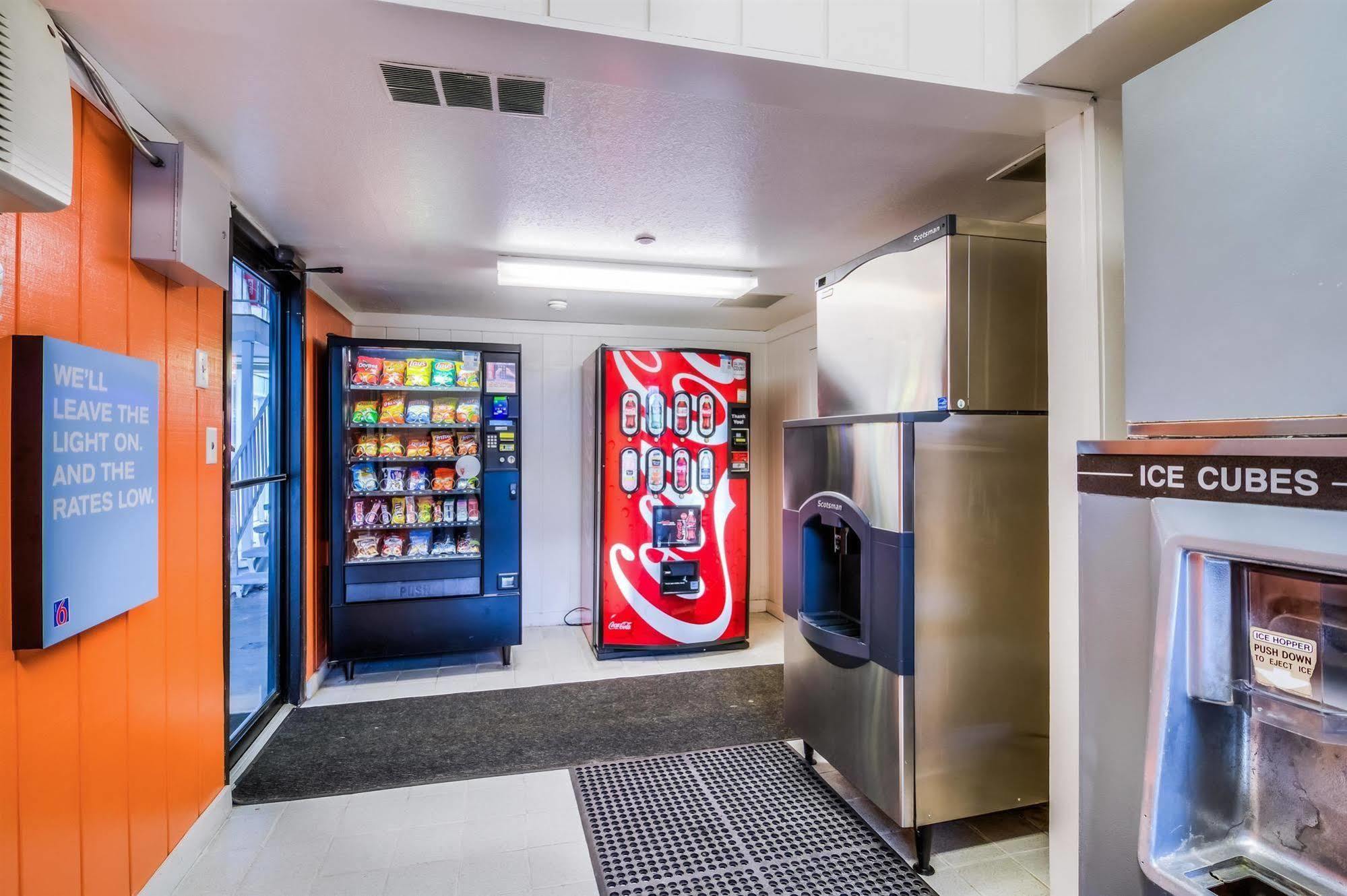 Motel 6 Chicago - Elk Grove Elk Grove Village Εξωτερικό φωτογραφία