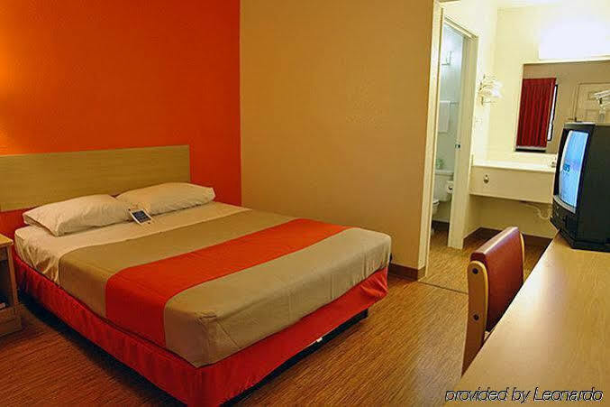 Motel 6 Chicago - Elk Grove Elk Grove Village Εξωτερικό φωτογραφία